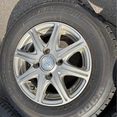 145R12 LT 6PRスタッドレスタイヤアルミホイールセットの画像