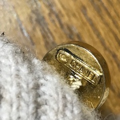 レア 正規品 シャネル CoCoボタン ニットセーター グレージュ 46の画像