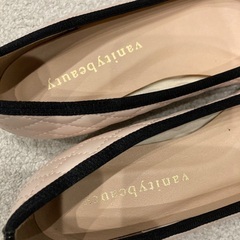 ほぼ新品🔴ブランドレディースシューズ23.5の画像