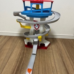 パウパトロール パウステーション型スロープおもちゃ（ミニカー遊び用）の画像