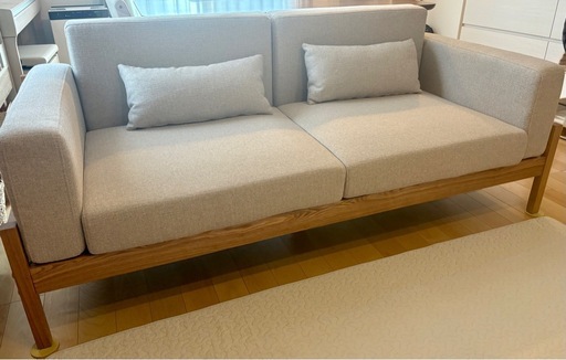 2025年11月に納品されたほぼ新品！北欧3人掛けソファ✨