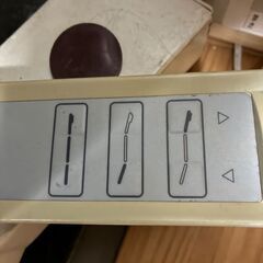 電動エステベッド　施術ベッド　マッサージベッドの画像