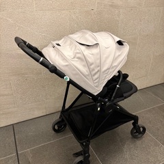 美品アップリカ ルーチェフリー ベビーカー（ベージュ） Apricaの画像