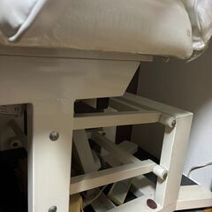 電動エステベッド　施術ベッド　マッサージベッドの画像