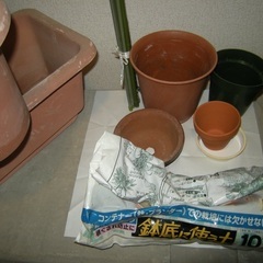 園芸用品　支柱　プランター　鉢底に使う土　の画像