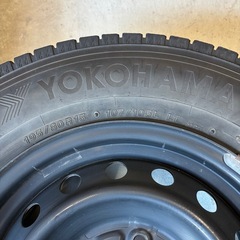 スタッドレスタイヤ　195/80R15の画像