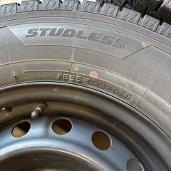 スタッドレスタイヤ　195/80R15の画像