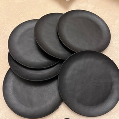 お皿とフォーク&ナイフ&陶器の入れ物（コップ）
の画像