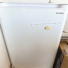 アイリスオーヤマ 冷凍庫 85L ホワイト IUSD-9B-W 前開き式 直冷式 幅55cmの画像