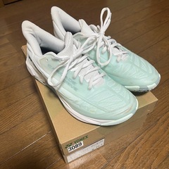 YONEX カスケードドライブ ホワイト/グリーン の画像