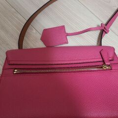 Samantha Thavasaバックの画像