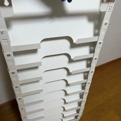 IKEA KVISSLE マガジンラック　書類整理に　10連スチール製　の画像