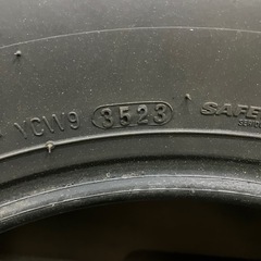 195/80R15スタッドレスタイヤ4本セットハイエース等にの画像