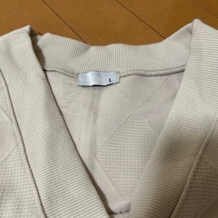 カーディガン　ベージュ　レディースの画像
