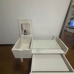 ドレッサー・収納家具・机の画像