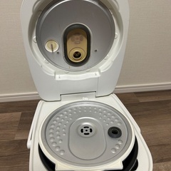 炊飯器　5合炊　アイリスオーヤマ　KERC-IB50-Wの画像