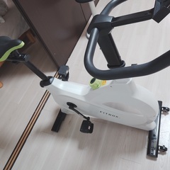 FITBOX LITE 第３世代（４ヶ月前購入）　トレーニングバイク フィットネスバイク エアロバイク スピンバイク の画像
