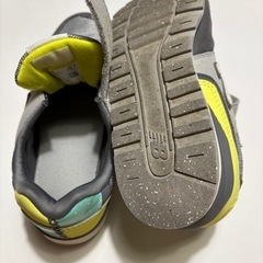 New Balance 996 グレー/イエロー スニーカー 21.0センチの画像
