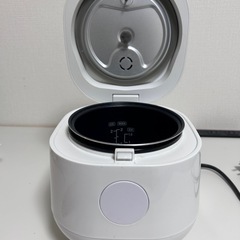 コンパクト炊飯器 2合炊き ホワイト 中古 動作良好／一人暮らしに最適／引っ越しのためお譲りしますの画像