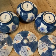 有田焼 松青作　蓋付き　フタ付き　湯呑み三客セットで　焼き物の画像