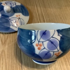 有田焼 松青作　蓋付き　フタ付き　湯呑み三客セットで　焼き物の画像