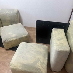 二人のソファの画像