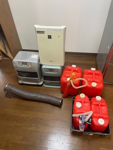 「【冬準備に】石油ファンヒーター2台＋灯油タンクなど暖房用品まとめ売り」