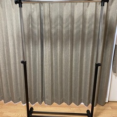 ハンガーラックの画像