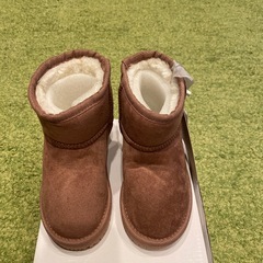 petit main 新品ムートンブーツの画像