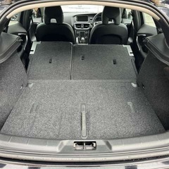 希少なブラック　ボルボ　V40の画像