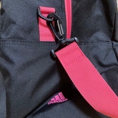 adidas ボストンバック　ブラック×ピンクの画像