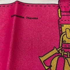  【商品詳細】 サマンサタバサ ノベルティ トートバッグ  布素材のトートバッグです。 マチは小さいですが書類などがぴったり入るサイズ感です。  サイズ:横約37cm×縦約31cm×マチ(底面)約4cm 手持ち(一番長い部分)約8cm  状態は特に目立った傷や汚れは見当たりません。の画像