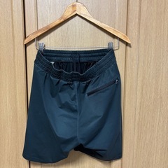 UNIQLO ユニクロ ウルトラストレッチアクティブショーツ ブラック 黒 メンズ Mサイズ の画像