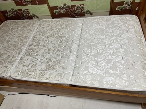 本日、シングルマットレス 花柄 10cm厚
