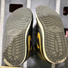 ジョーダン1ミッド
の画像