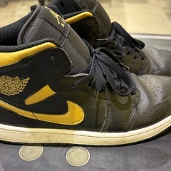 ジョーダン1ミッド
の画像