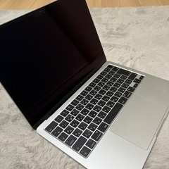 M2チップ搭載13インチMacBook Air - シルバー（Magic mouse付き）の画像
