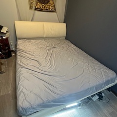 フェラーリレザーブランド！クイーンサイズ
の画像