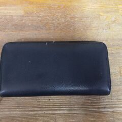 Bianchi(小さめ)ショルダーバックとMICHAELKORS財布の画像