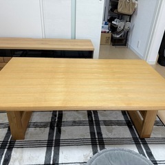 リビングテーブルの画像