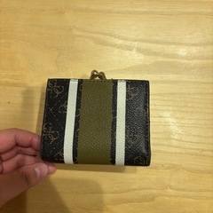GUESS財布の画像