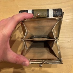 GUESS財布の画像