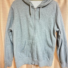GU パーカー Lサイズの画像