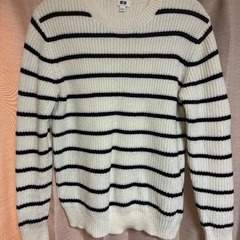 UNIQLO ニット セーター Lサイズの画像