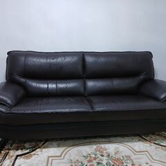 レザーソファーの画像