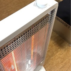 山善] 遠赤外線 カーボンヒーター (900W/450W 2段階切替) 自動首振り機能付 ホワイト DC-S097(W)の画像