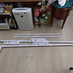 超極上美品　物干し竿　ハンガーラック　突っ張り棒　洗濯機 ラック　ハンガー　ラックの画像