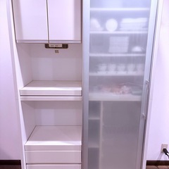 ＼真っ白×大容量×美しい一枚ガラス✨／MADE IN JAPAN・飛散防止ガラス採用の上質キッチンボード《横幅120cm×高さ205cm》透明感あふれるスライド扉が主役の高級食器棚✨おしゃれ収納・可動棚多数・これで2,000円の大特価🌸🕊️の画像