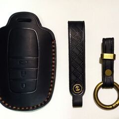 未使用 社外品 カローラクロス 10系 キーケース キーホルダー 3ボタンブラック 本革 落下キズ防止の画像
