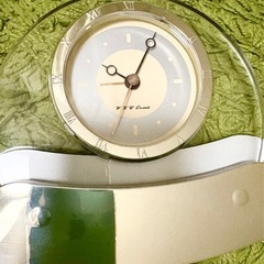 ✨クリア置き時計 オシャレ＆エレガント 銀×クリアで美しいインテリア◎目覚まし機能付き すぐに使える💛100円🕊️の画像